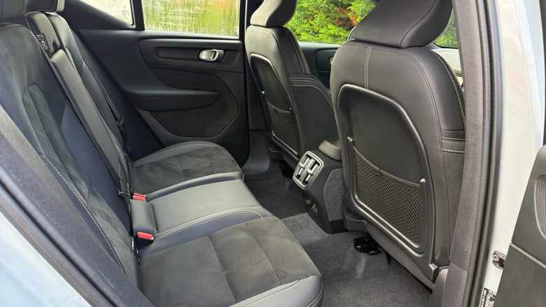 Volvo XC40 2.0 B3P Plus Dark 5dr Auto Petrol Estate